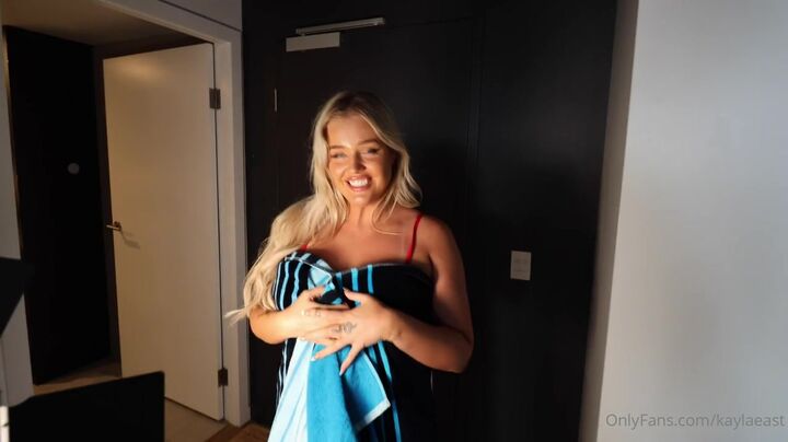 Kayla Jade East Gets Stretched and Rammed by Girthmaster