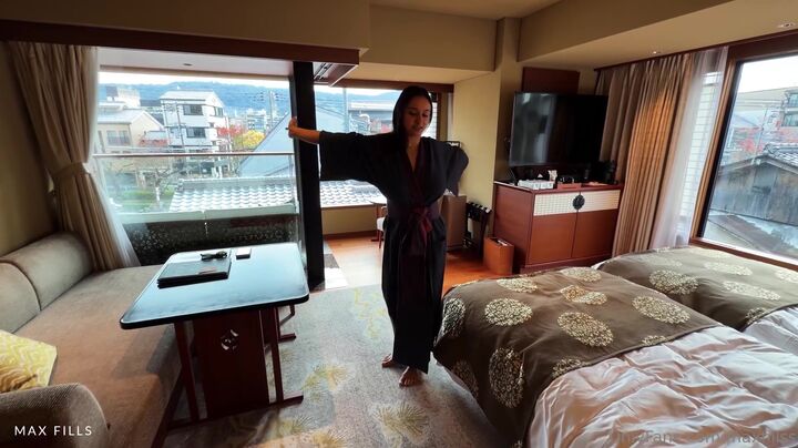 Hailey Rose's Japanese Onsen Session Ends in Creampie