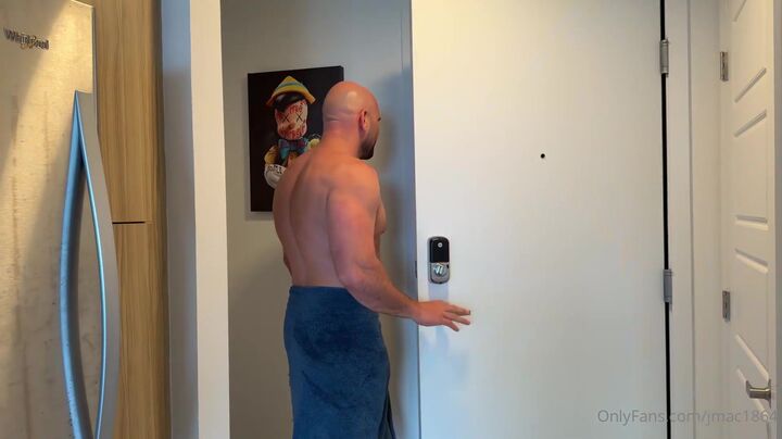 JMac Stretches and Fills Raissabellini's Tight Pussy